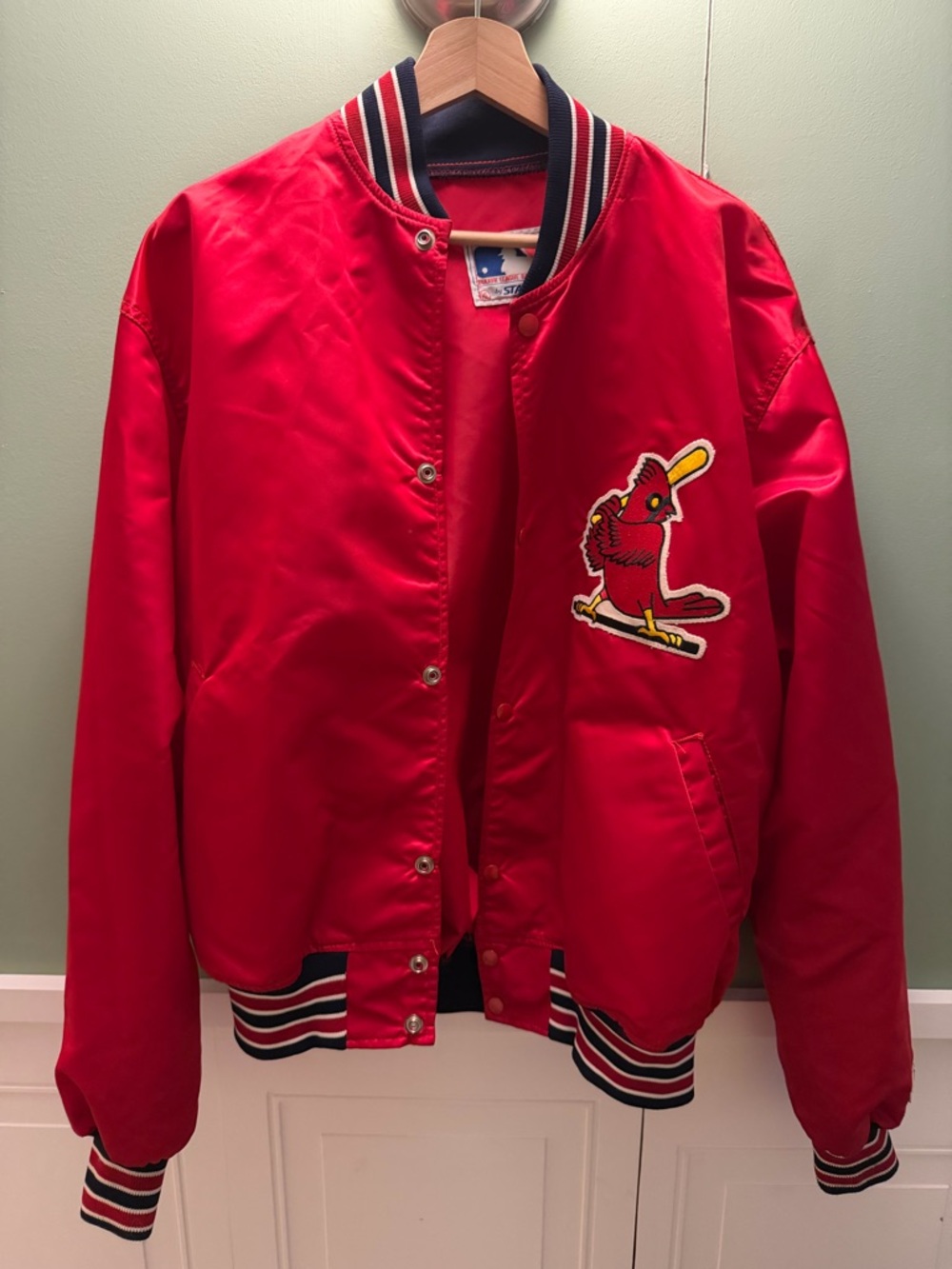 STARTER Red Satin Men’s St. Louis Cardinals Baseball Jacket with Cardinal Patch